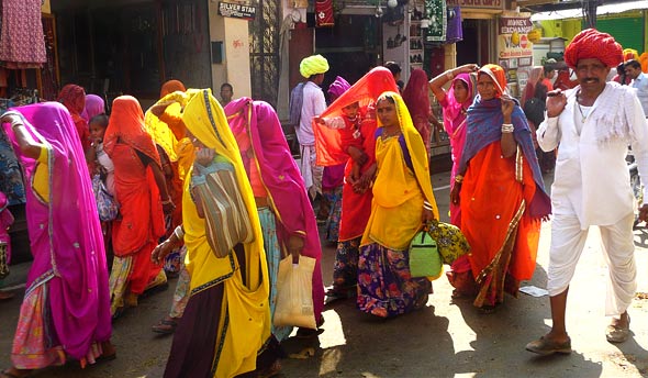 women-wearing-colorful-cloths