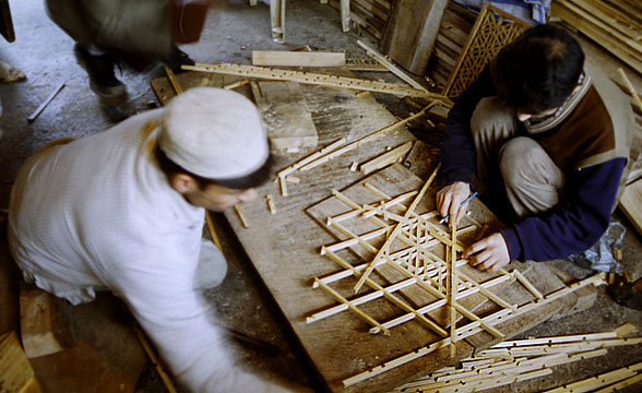 process-of-making-pinjra-kari-crafts