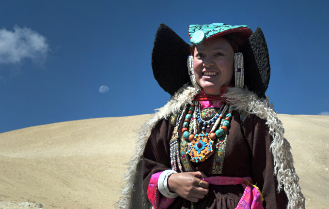 changpa-women-in-traditional-dress