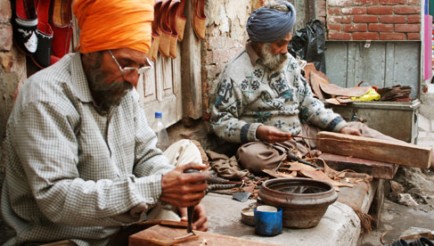 punjabi_juttis_craftsmen