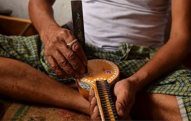 Art of bobli veena making