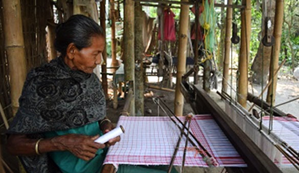 assam-weaving1