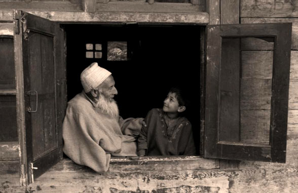 old-man-srinagar