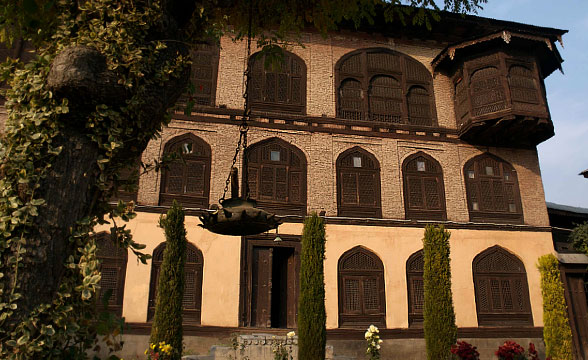 pinjra-kari-house-kashmir