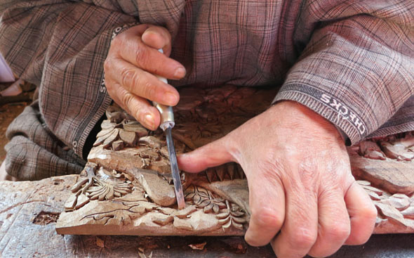 Carving-process-walnut