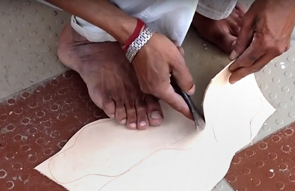 making-kolhapuri-chhapal
