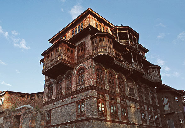 old-srinagar-house