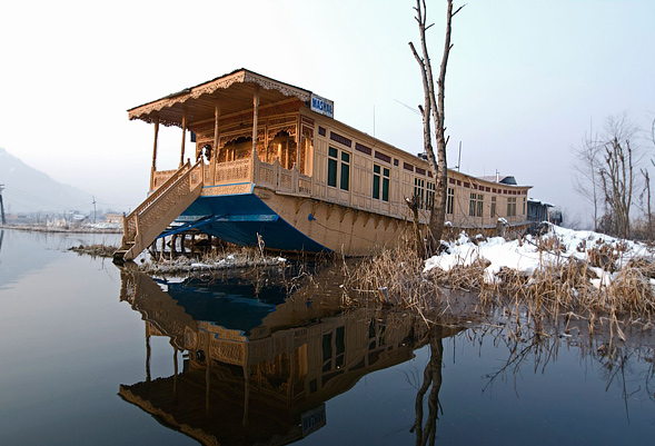 royal-house-boat-kashmir
