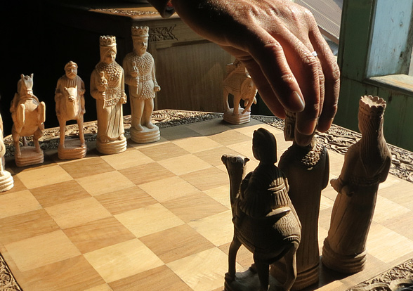 wooden-chess-kashmir